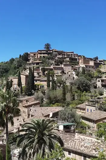 Vue sur Deia, village du Nord de Majorque
