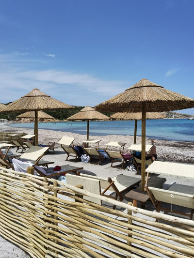 Bar de plage en Sardaigne