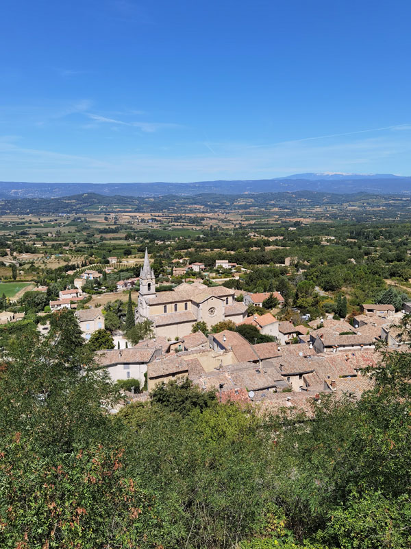vue sur Bonnieux, village du Luberon
