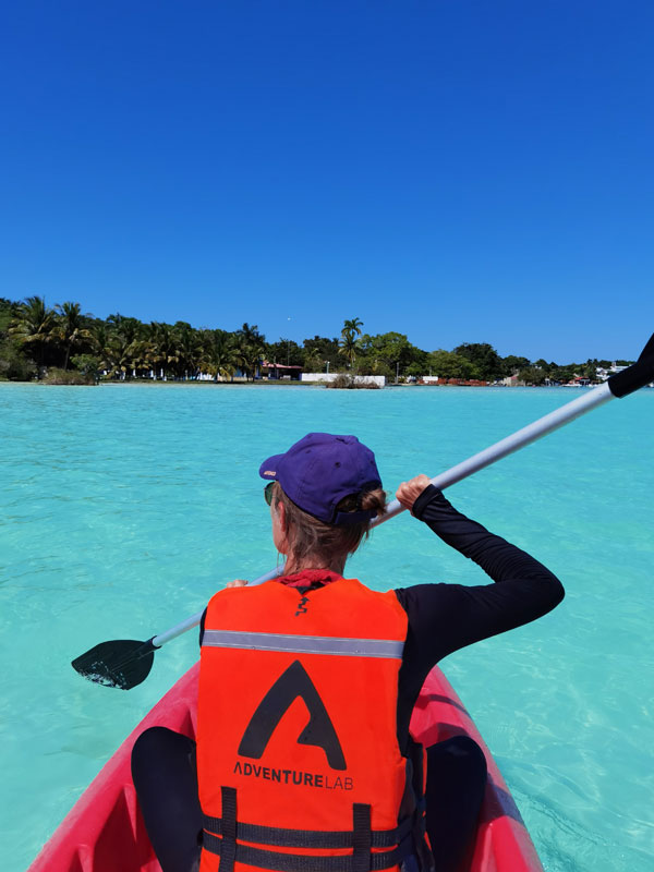 découvrir la lagune de bacalar en kayak